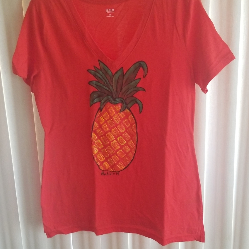 V NECK TEE